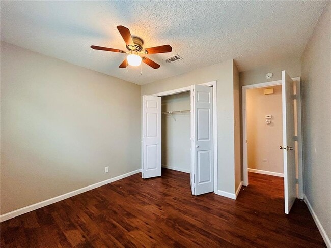 Building Photo - 9221 Kempler Dr