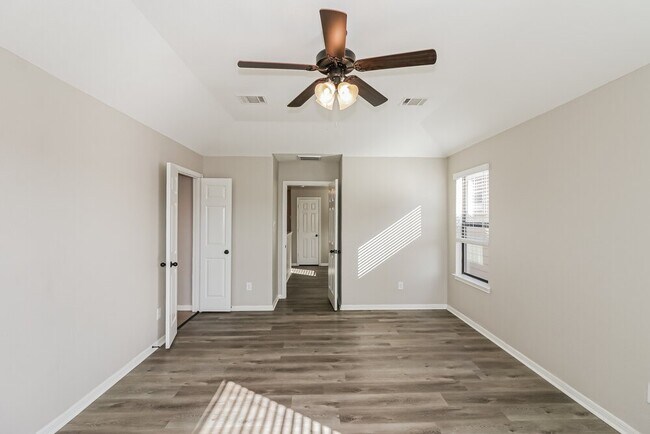 Building Photo - 6622 Honey Harvest Ln