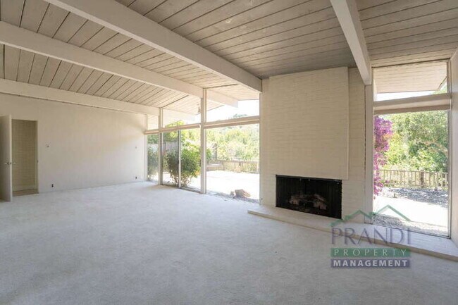 Building Photo - 1221 Idylberry Rd