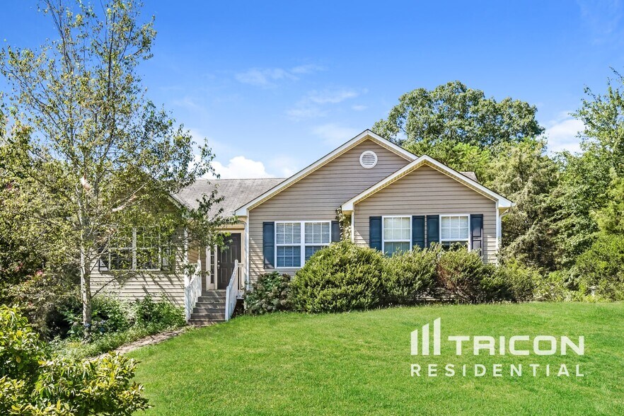 Primary Photo - 7020 Cedar Ct