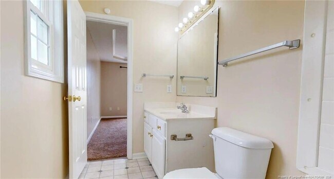 Building Photo - 10 Valley View Ct