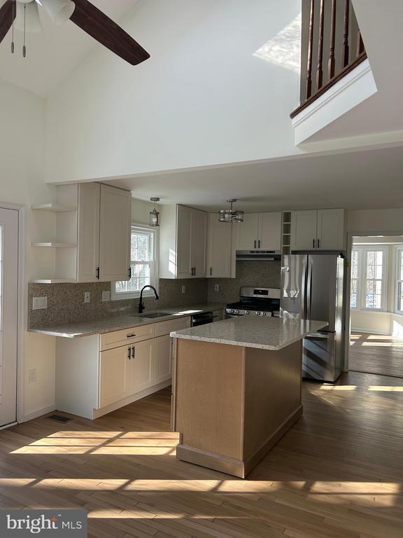 Building Photo - 2703 Deer Ridge Dr