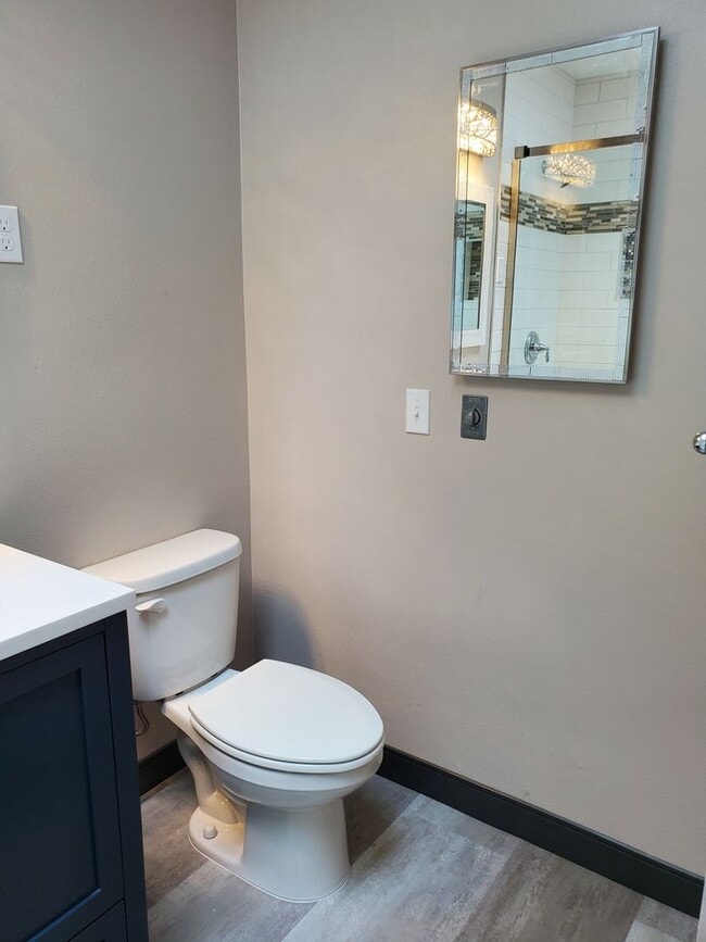 Building Photo - Modern Upgraded 3 bedroom Rambler