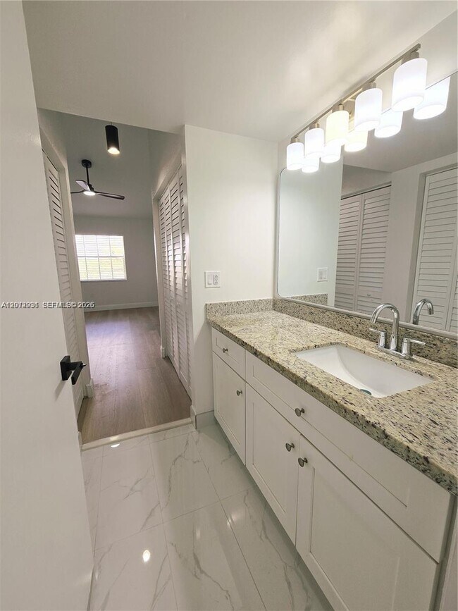 Building Photo - 2881 N Oakland Forest Dr