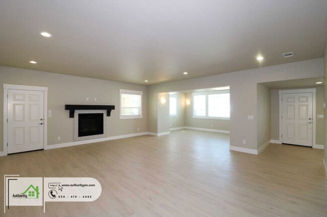 Building Photo - 6677 Bandito Dr