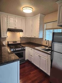 Building Photo - 338 Woodrow Ave