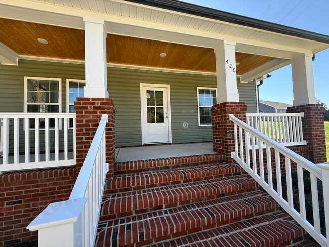 Primary Photo - Three bedroom, 2 bath house in Graham-newl...