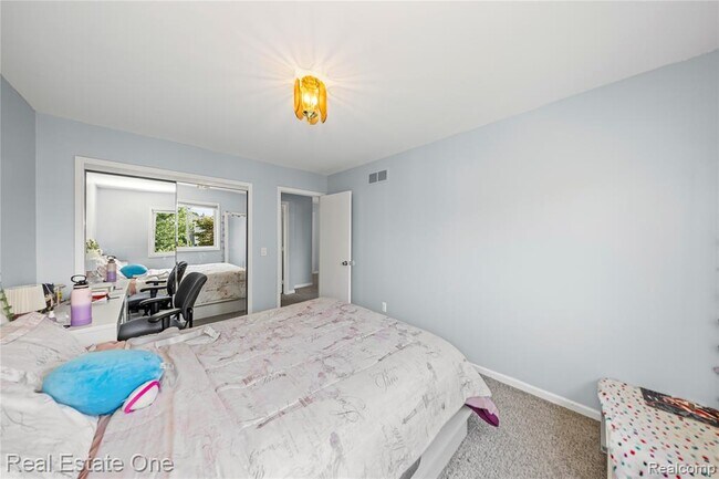 Building Photo - 13987 Glenwood Dr