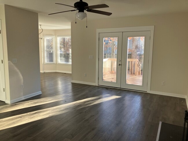 Building Photo - 3008 Isabella Dr