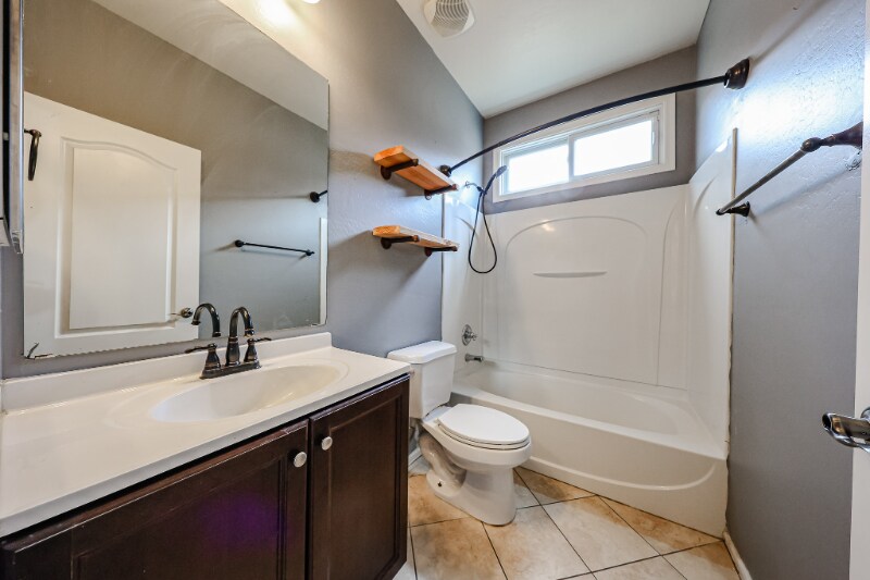 Building Photo - 5744 S 21st Pl