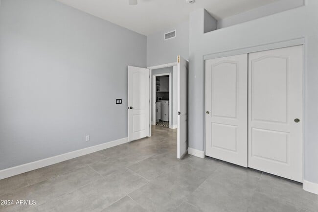 Building Photo - 6420 E Montreal Pl