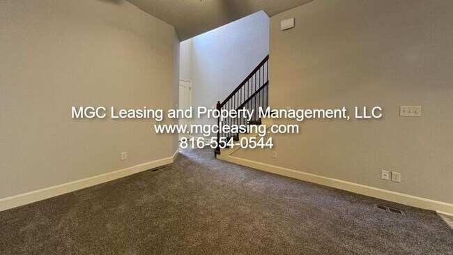 Building Photo - This Townhome Has Something for Everyone