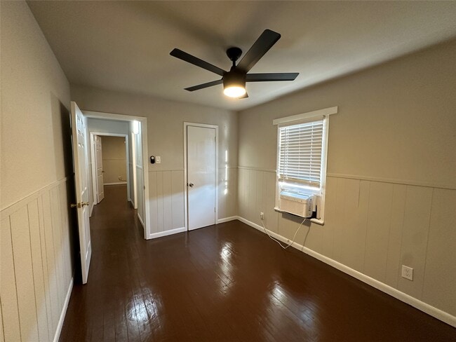 Building Photo - 2717 Napoleon St
