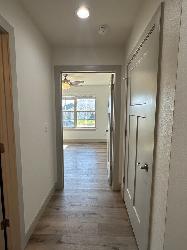 Building Photo - Now LEASING in Summit Pass! Available May 18, 2026!