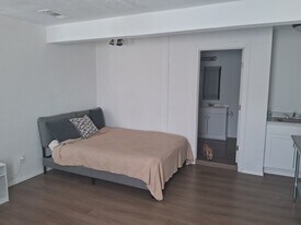Building Photo - 207 Arnett Dr