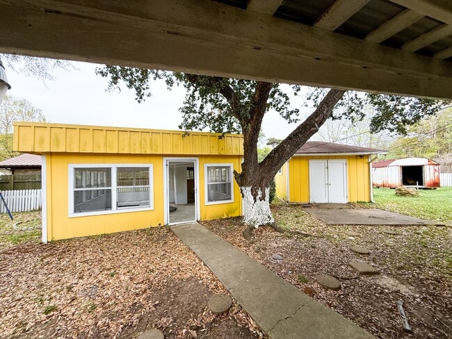 Building Photo - 4011 Dryden Rd