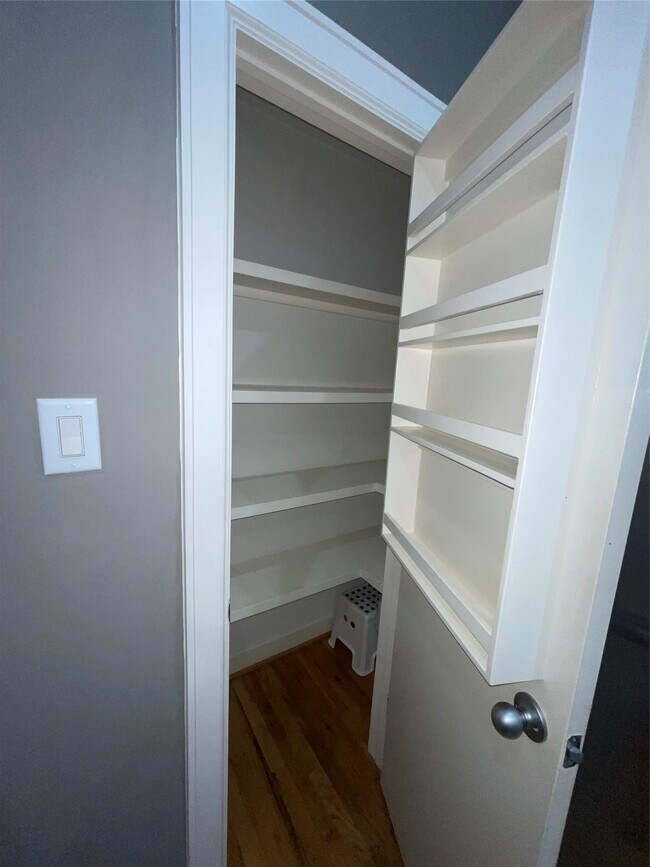 Building Photo - 7650 Springhill St