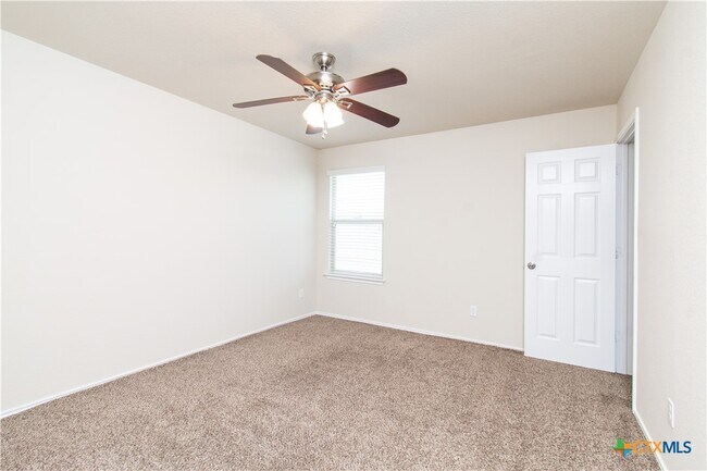 Building Photo - 1207 Fawn Lily Dr