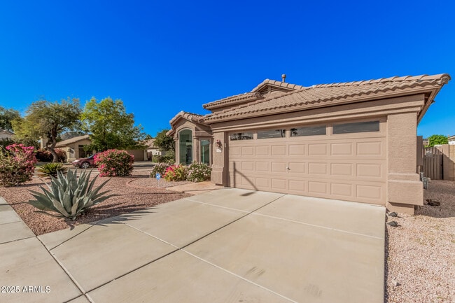 Building Photo - 3022 E Captain Dreyfus Ave