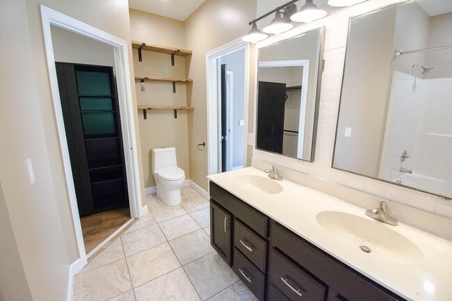 Building Photo - 2107 Ponderosa Dr SW