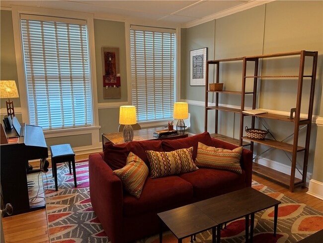 Building Photo - 136 E State St