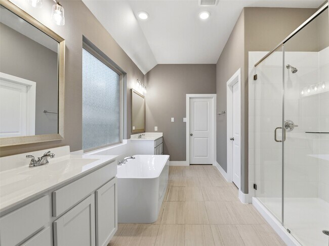 Building Photo - 808-808 Marisol Bay Dr