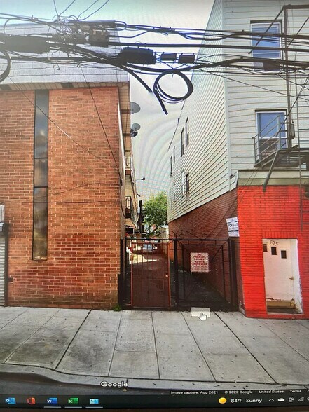 Building Photo - 2613 Bergenline Ave