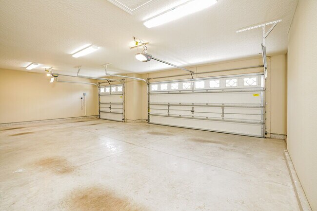 Building Photo - 4391 Song Sparrow Dr