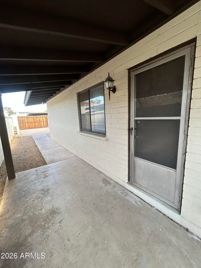 Building Photo - 512 W Malibu Dr