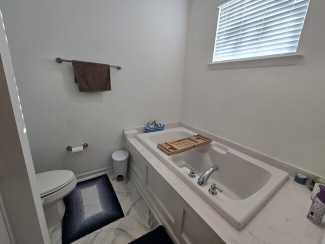 Building Photo - 5101 Cora Anne Ln