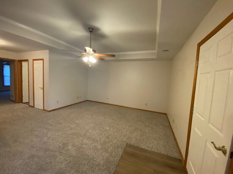 Living room - 3906 SW Chartwell Ct