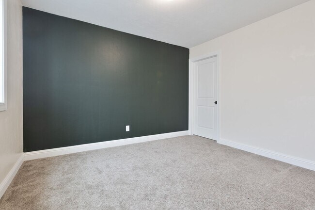 Building Photo - 5 Bed 3 Bath Home in Idaho Falls