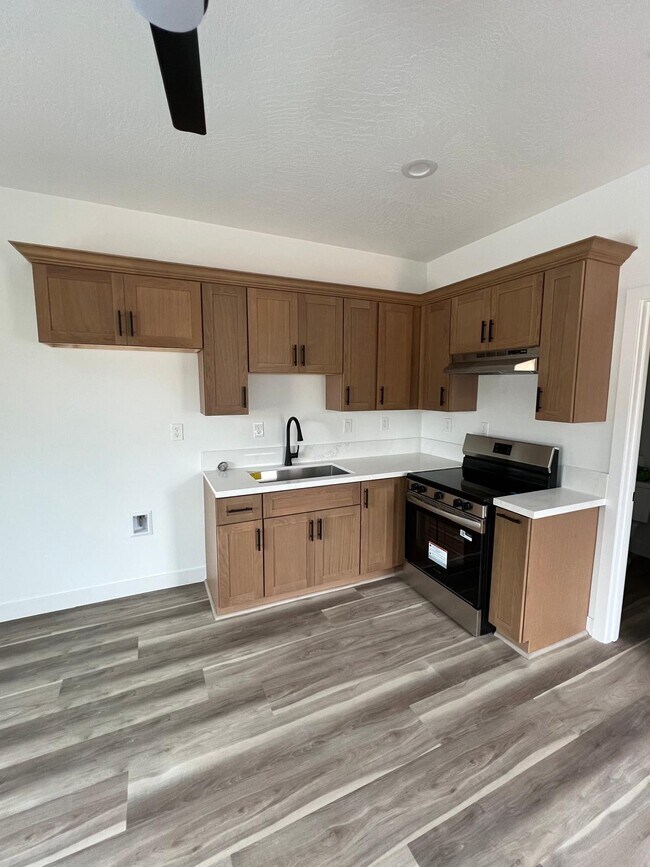 Building Photo - 13133 Olathe Rd