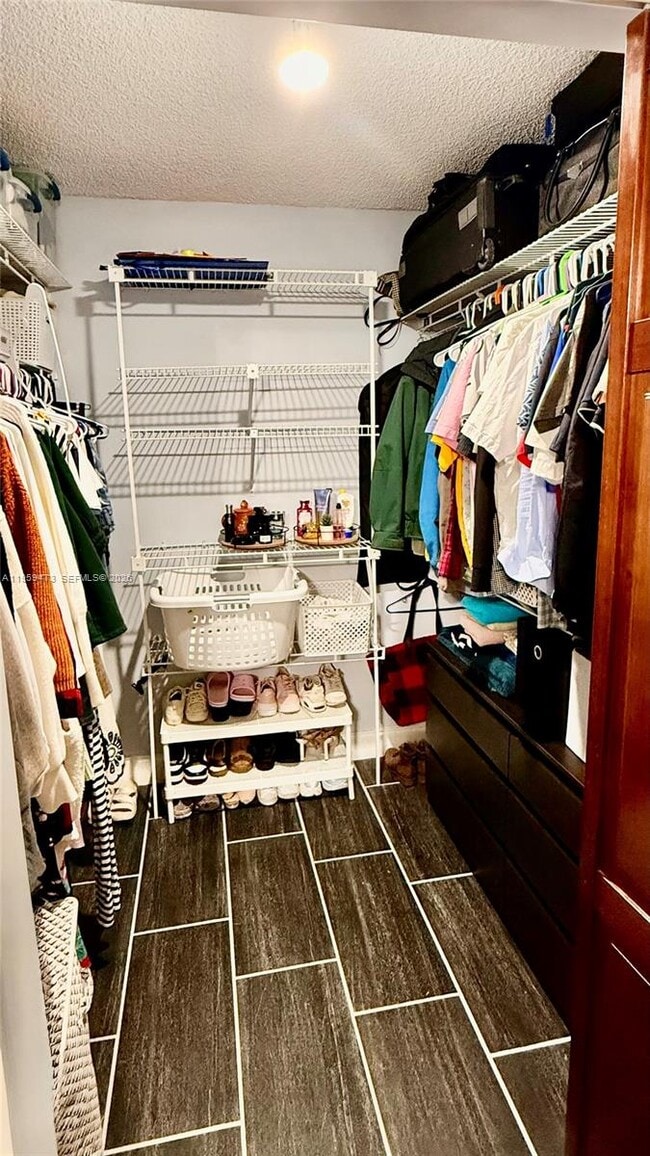 Building Photo - 5470 Pine Cir