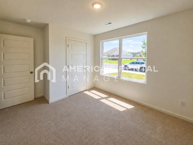 Building Photo - 309 Oakmont Cir