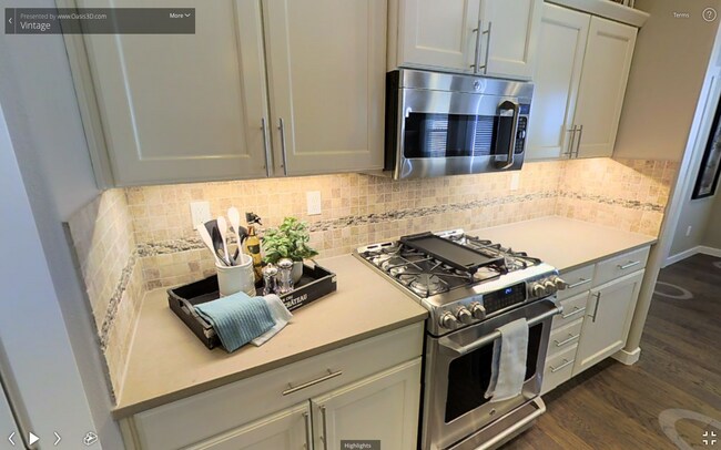 Building Photo - 4742 SW Volcano Ave