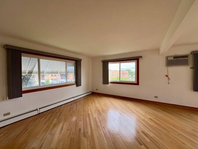 Building Photo - 8887 N Grace Ave