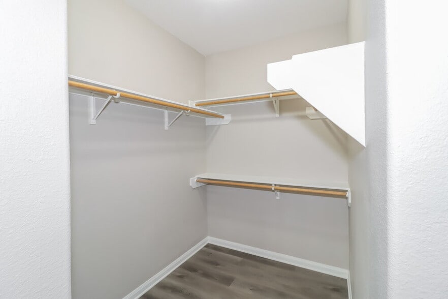 Building Photo - 400 Captain Grumbles Dr