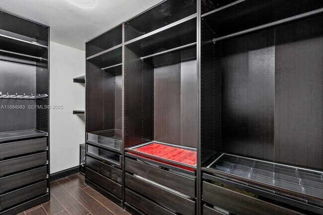 Building Photo - 2830 NE 56th Ct