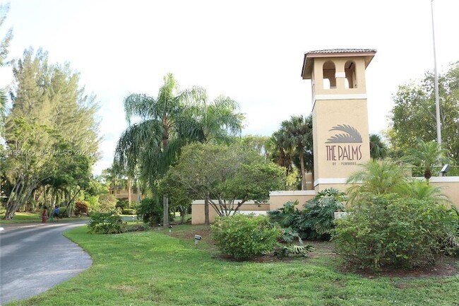 Building Photo - 9491 Palm Cir S