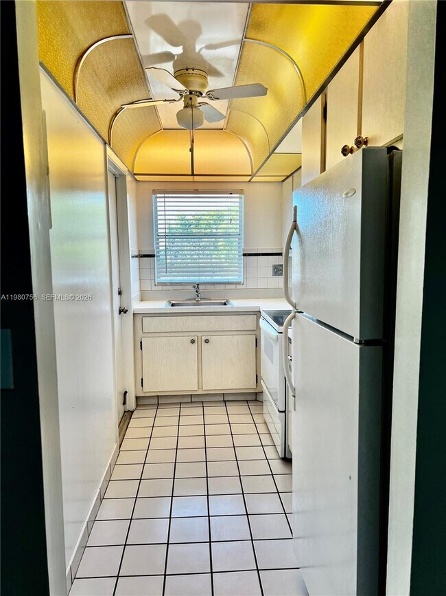 Building Photo - 1425 Arthur St