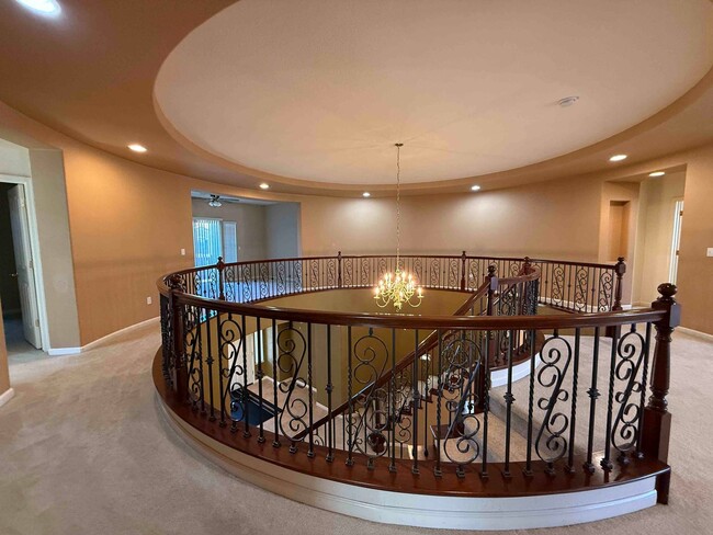 Building Photo - Absolutely Gorgeous Home in Gated Rosevill...