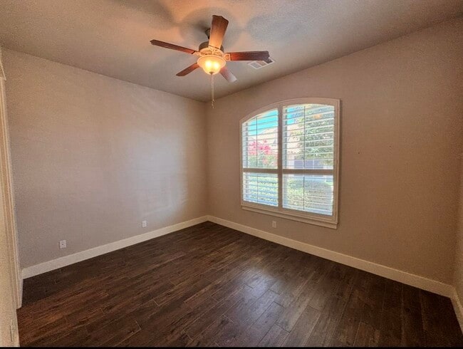 Building Photo - 112 Tuscan Dr