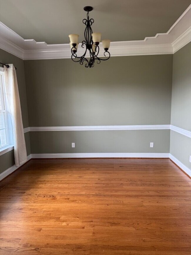 Building Photo - 131 Brookside Way
