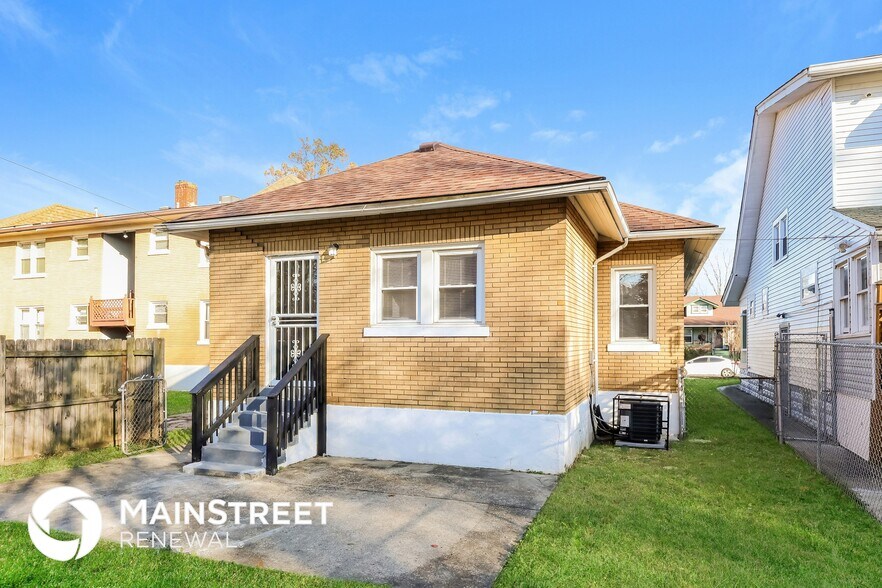 Building Photo - 616 S 42nd St