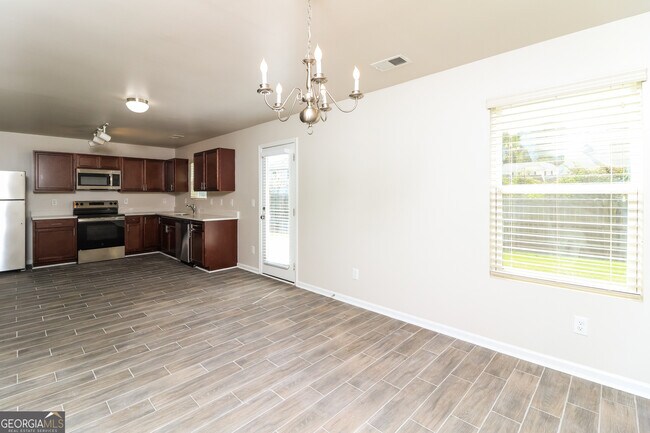 Building Photo - 404 Scenic View Ct