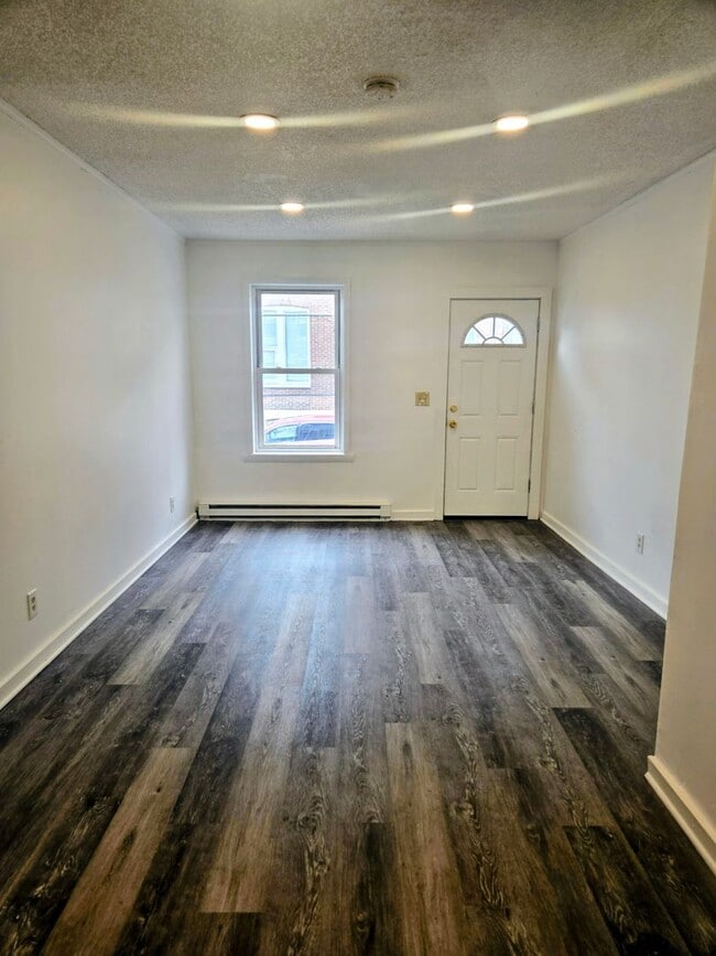 Building Photo - 416 W Whitehall St