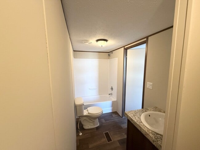 Building Photo - 3104 N Cardinal Rd