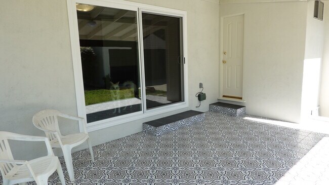 Building Photo - 4715 Allott Ave