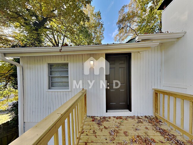 Building Photo - 627 Rountree Rd